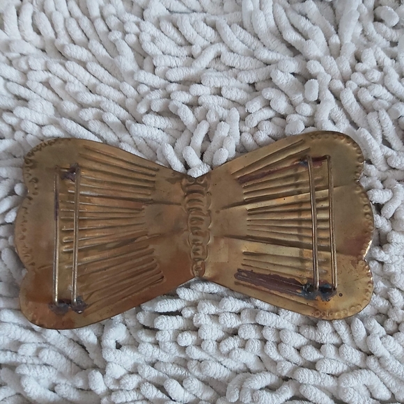 Handmade gold tone metal butterfly belt buckle - Picture 2 of 5